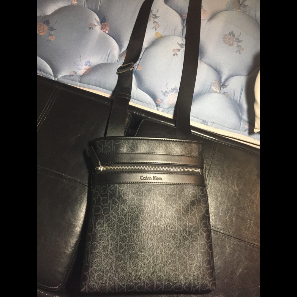 Calvin Klein Messenger bag